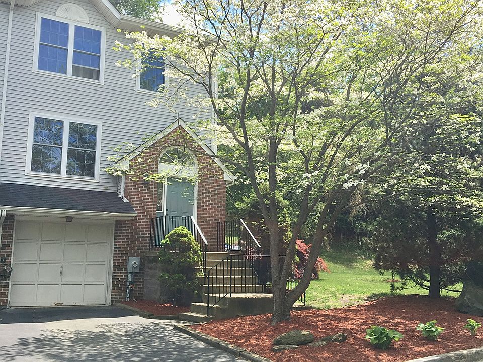 1st image of 211 Roseman Ct
