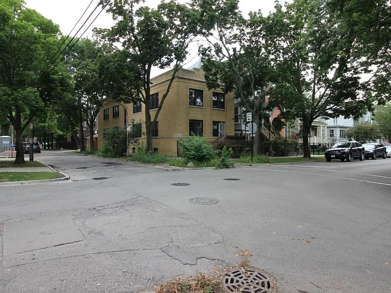 3056 N Honore St #1 — Photo 12