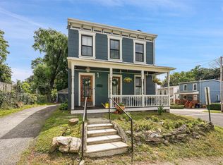 2 Lincoln Ter, Newburgh, NY 12550