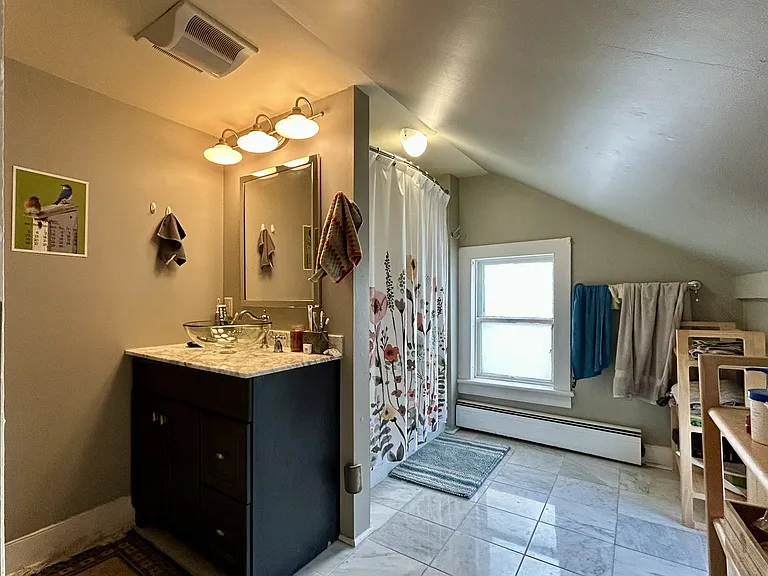 215 Maple St — Photo 12