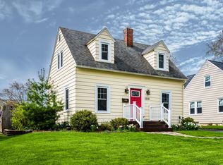 1218 Hillcrest Ave, Saint Joseph, MI 49085