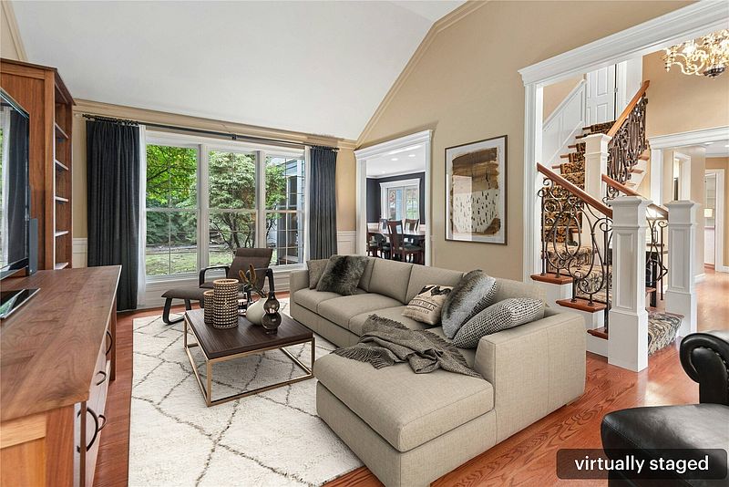 3rd image of 2515 263rd Court NE
