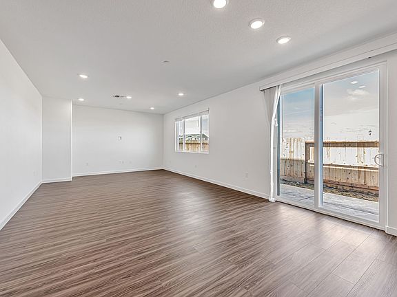 5th image of 1616 Strauss St