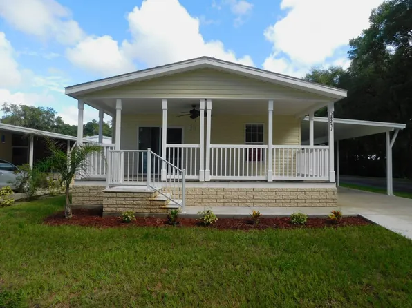 38217 Woodside Ln, Zephyrhills, FL 33542