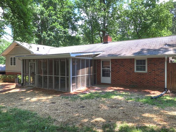 3rd image of 2211 Chaparral Dr
