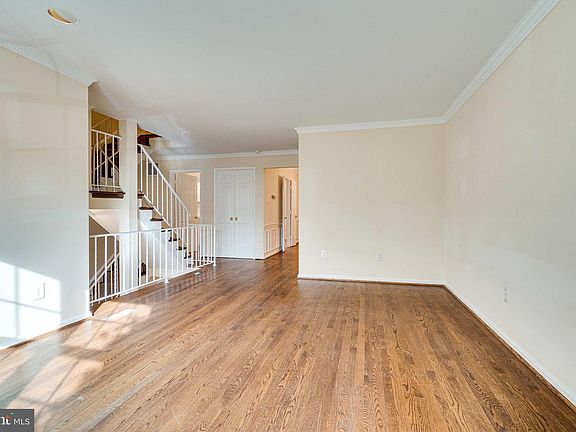 4th image of 2014 Hopewood Dr