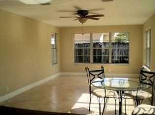 6841 Freedom St, Hollywood, FL 33024