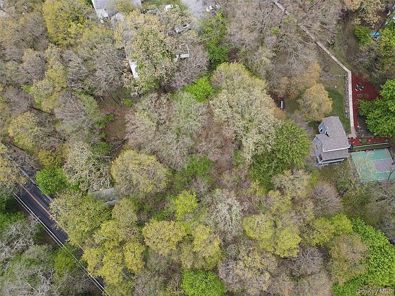 4th image of 18 Columbus Avenue