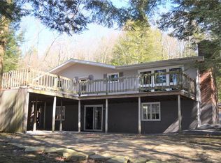 1245 Peninsula Dr, Central City, PA 15926