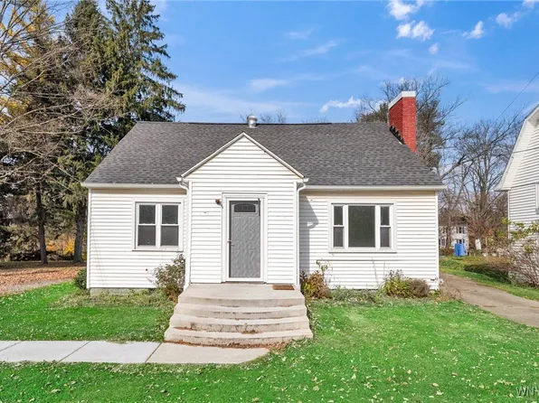 56 Garfield St, Holland, NY 14080