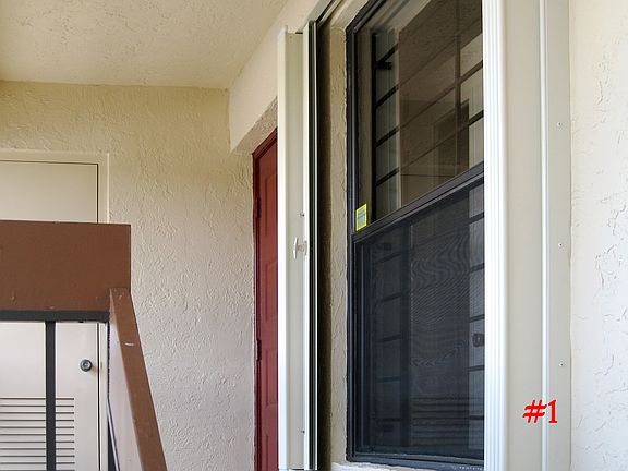 4th image of 4422 NW 20th St #465