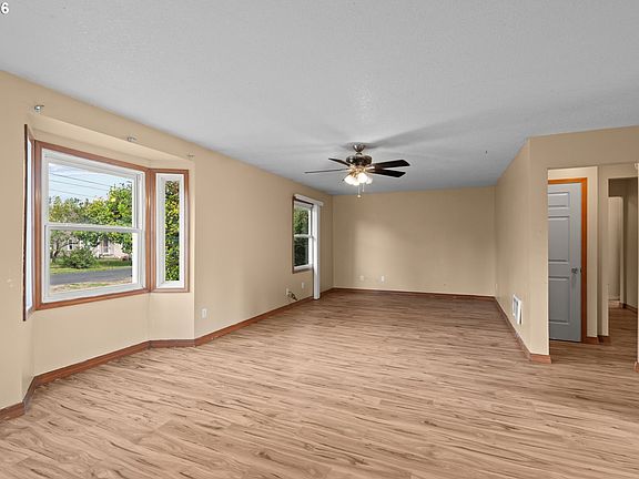 2nd image of 2544 34th Ave