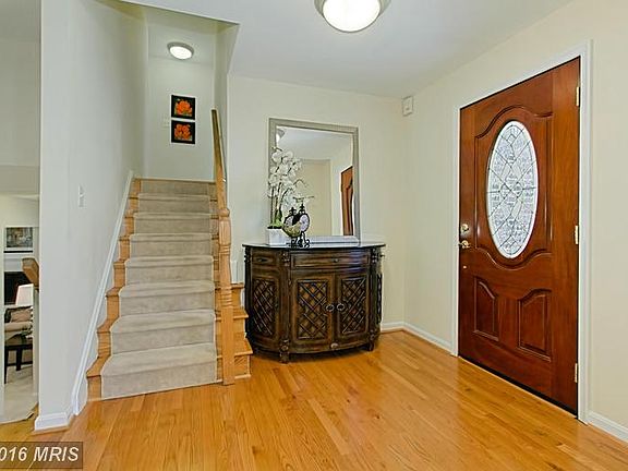 4th image of 9851 Marcliff Ct