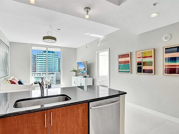 2nd image of 315 NE 3rd Ave APT 1205