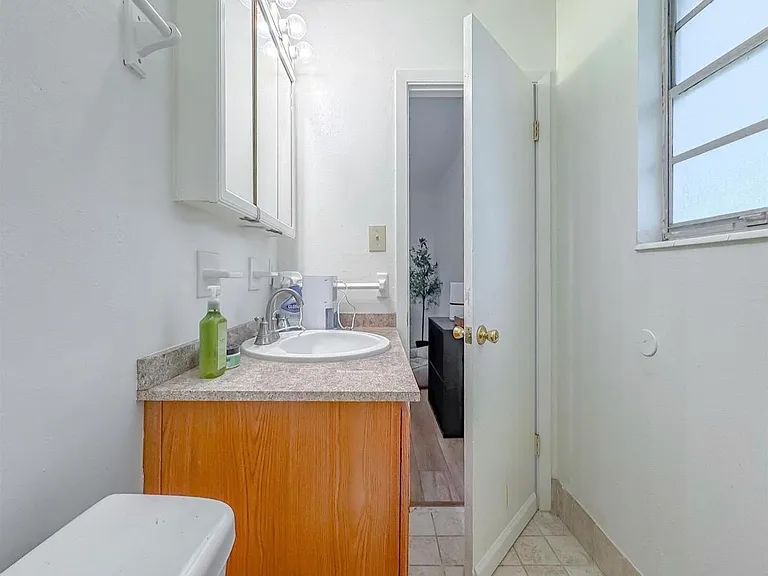 2034 Harriet Dr — Photo 20