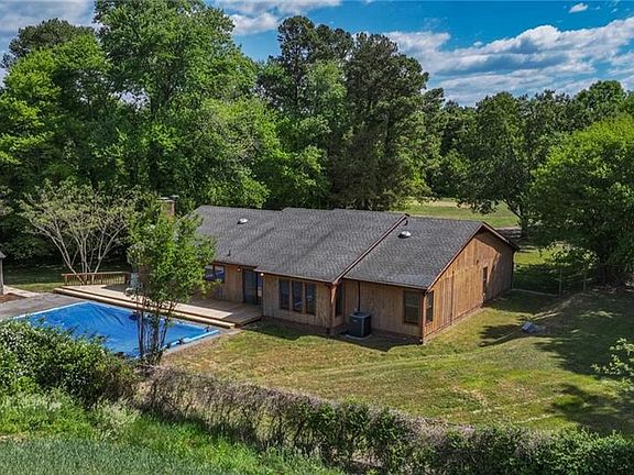 4th image of 2234 Venus Rd