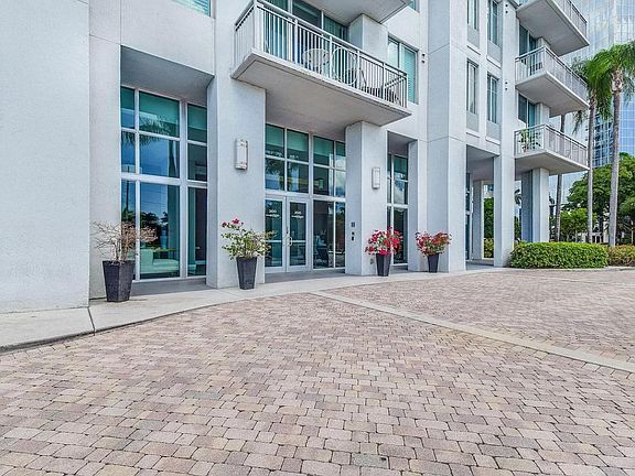 5th image of 300 S Australian Ave Unit 1115