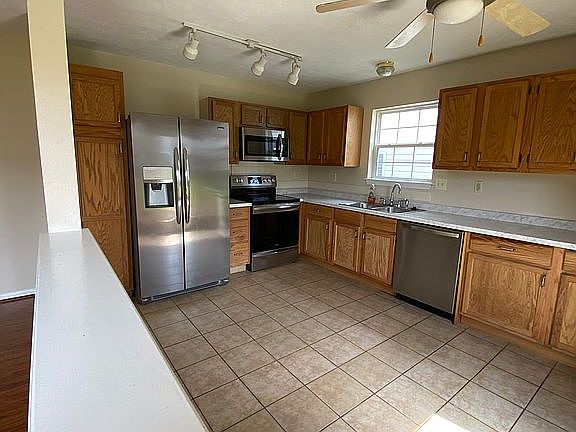Eat in kitchen 