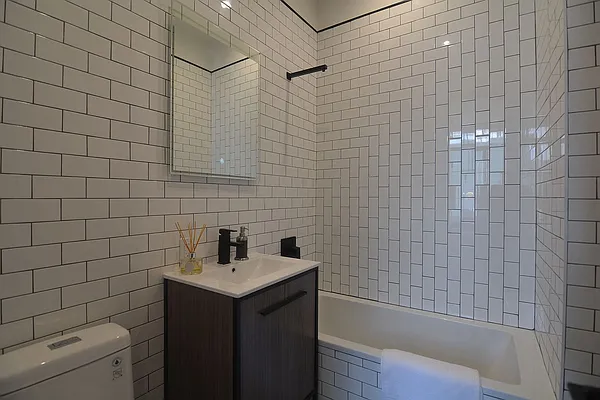 Rented by Hagstrom Management Inc | media 7