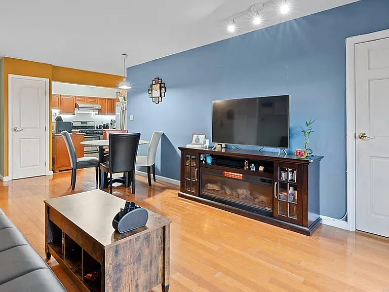 64-34 Grand Central Pkwy #1 — Photo 4