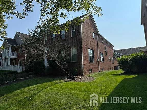 2nd image of 10 Park Sq