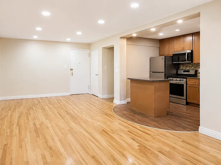 540 Ocean Pkwy #5 — Photo 4