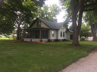 9392 Prairie Creek Rd, New Berlin, IL 62670