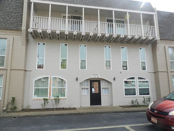 206 left 2nd story & balcony