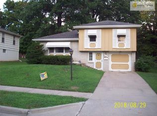 9207 Richmond Ave, Kansas City, MO 64138