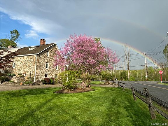 3rd image of 93 Horton Road