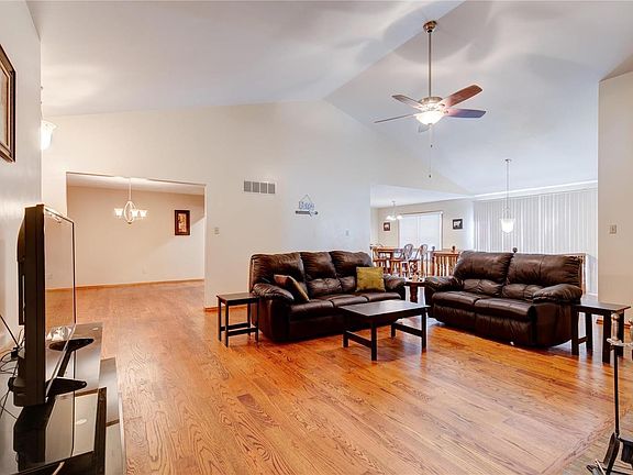 4th image of 104 Rosebrook Dr