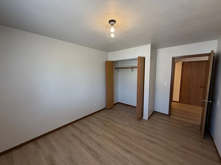 1813 N 11th Ave — Photo 23