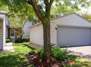 837 Gladstone Dr, Vernon Hills, IL 60061