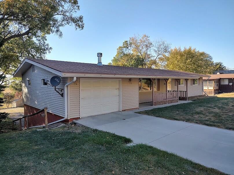 1st image of 717 N 1st St