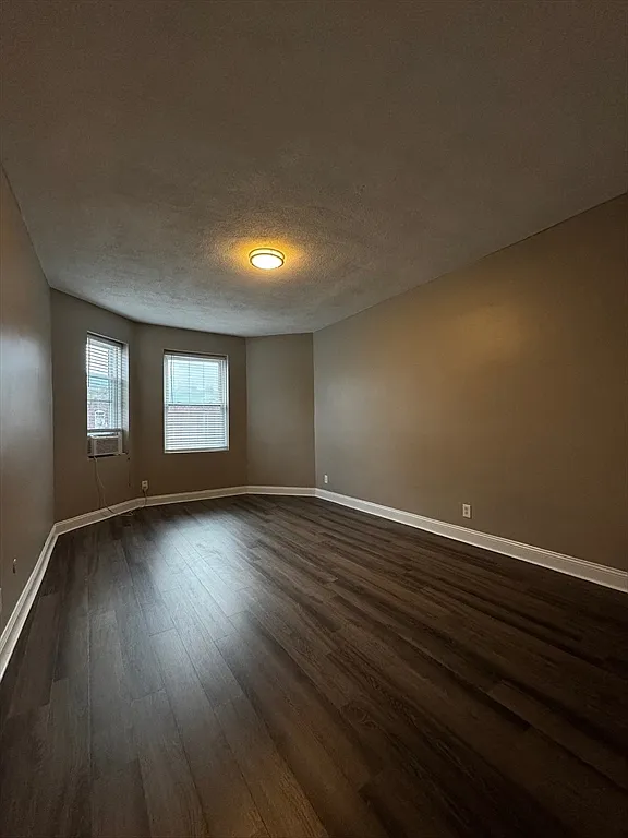 1 bed, 1.0 bath, 625 sqft, $2,500 — Photo 2