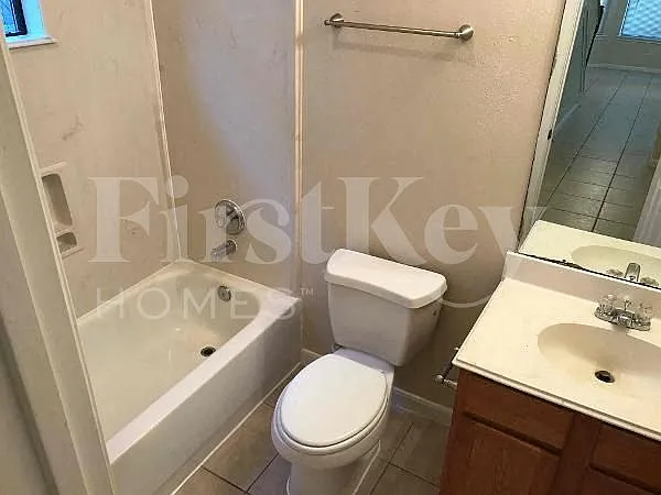 2920 La Estancia Ln — Photo 8