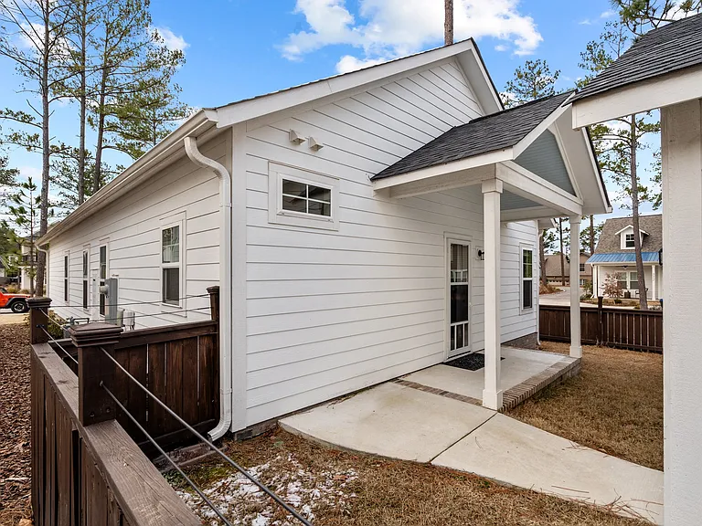 560 Wellers Way — Photo 44