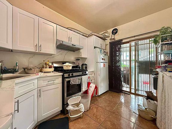 2nd image of 1857 W 7th St