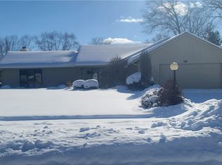 8665 Gatewood Dr, North Ridgeville, OH 44039