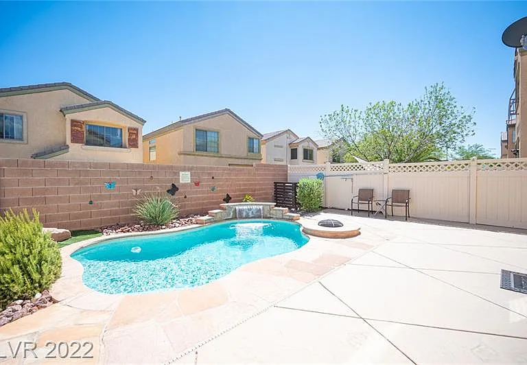 7554 Holiday Hills St — Photo 4