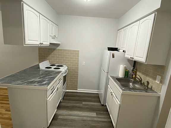 5th image of 200 W Elizabeth Ave APT 5