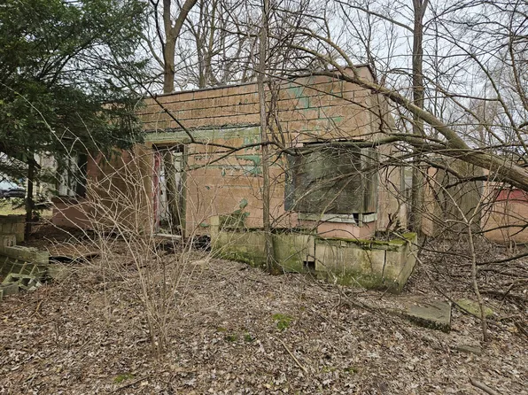 2211 W 48th Pl, Gary, IN 46408