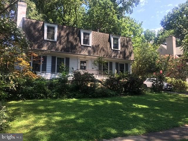 2nd image of 3819 Kenilworth Dr