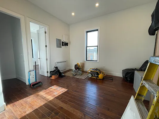 Rented by Evergreen Realty & Investments | media 15