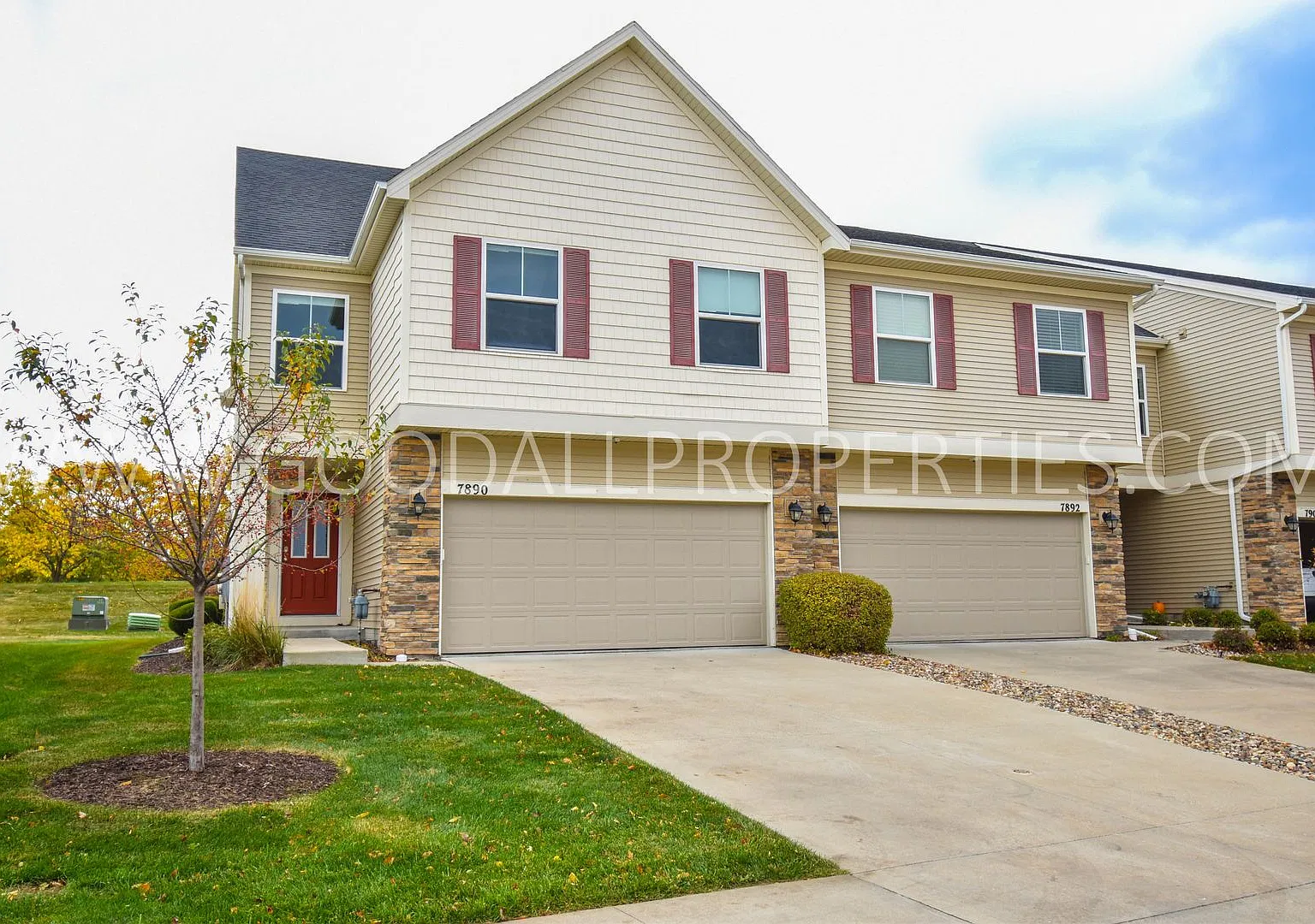 End-Unit Townhome | Waukee Schools | 2-Car Garage — Photo 1