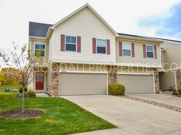 7890 Cottonwood Ln, West Des Moines, IA 50266