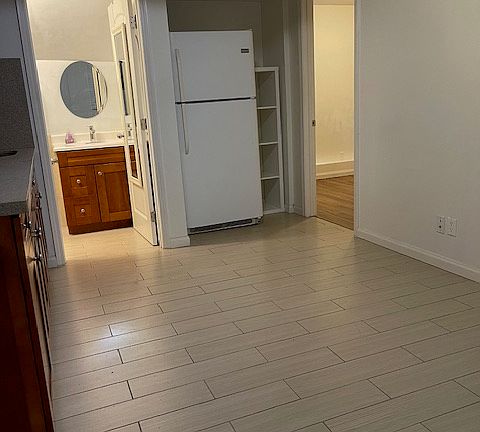 5th image of 2142 22nd Ave