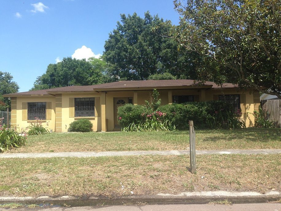 1st image of 1904 Deauville Dr