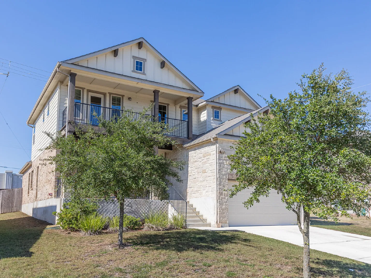 4 bed, 3.5 bath, 2614 sqft, $2,350 — Photo 3