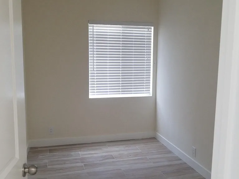 1537 W Woodcrest Ave #A — Photo 7